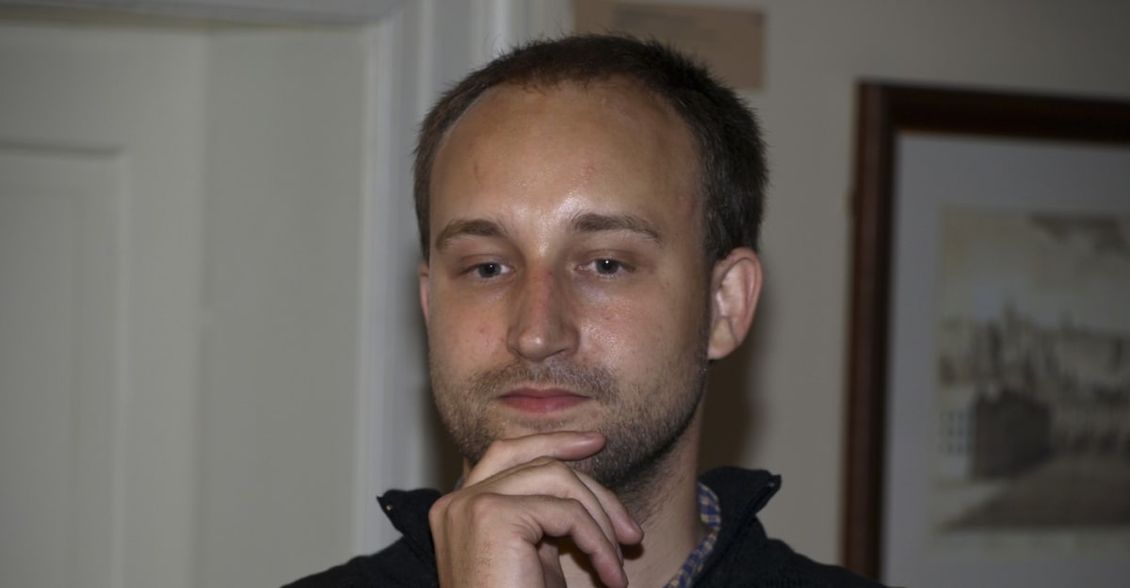 Lidé z ČT celé dny sedí v kavárně, kritizuje režisér. Odbory nesouhlasí a argumentují regiony